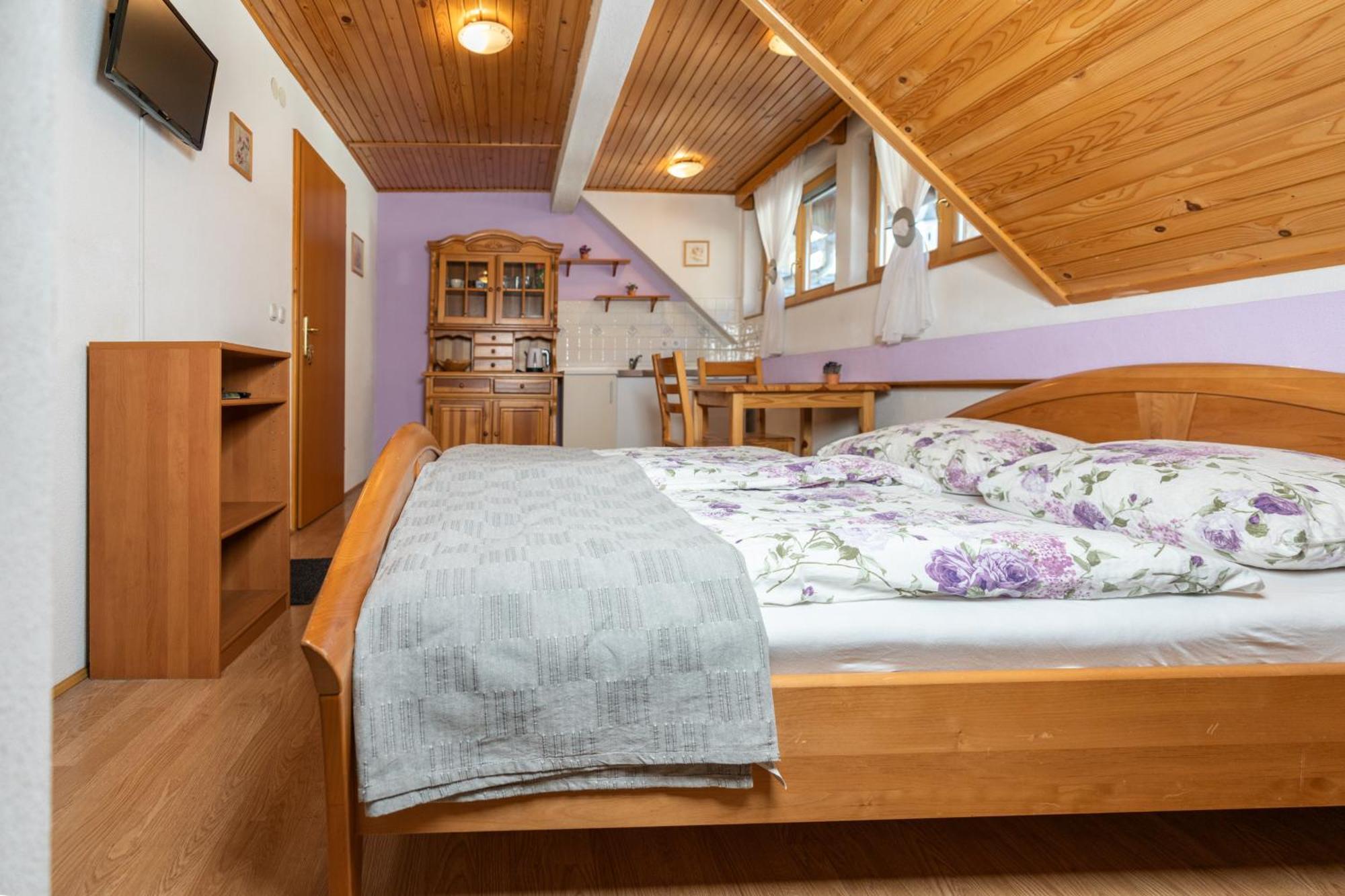 Apartments And Rooms Hodnik Slavko Bohinj Eksteriør billede