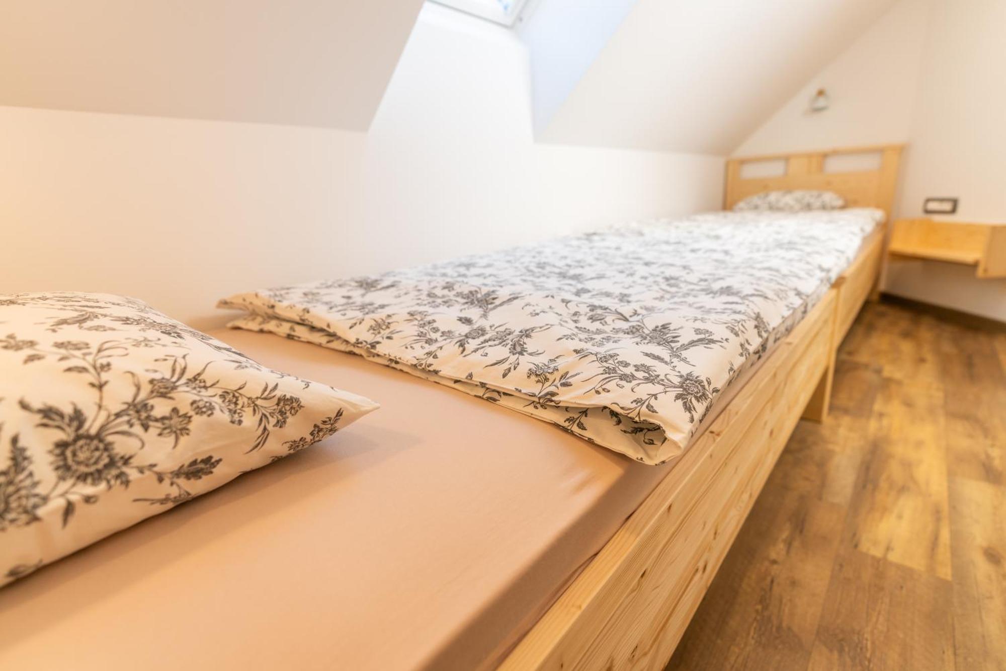 Apartments And Rooms Hodnik Slavko Bohinj Eksteriør billede